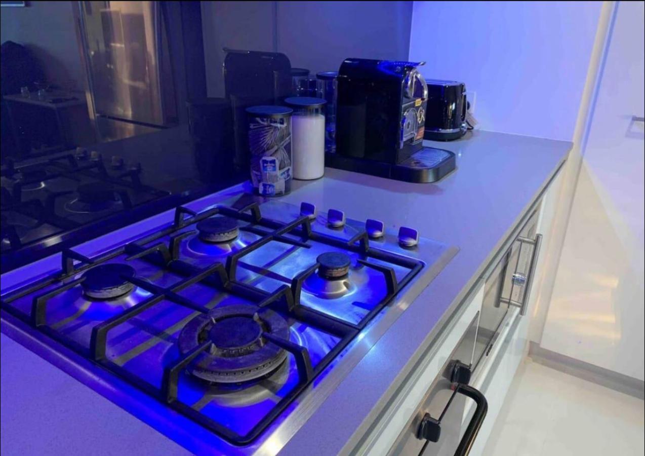 Circle On Cav - Brand New 2-3-4bd Lux Aprt Apartment